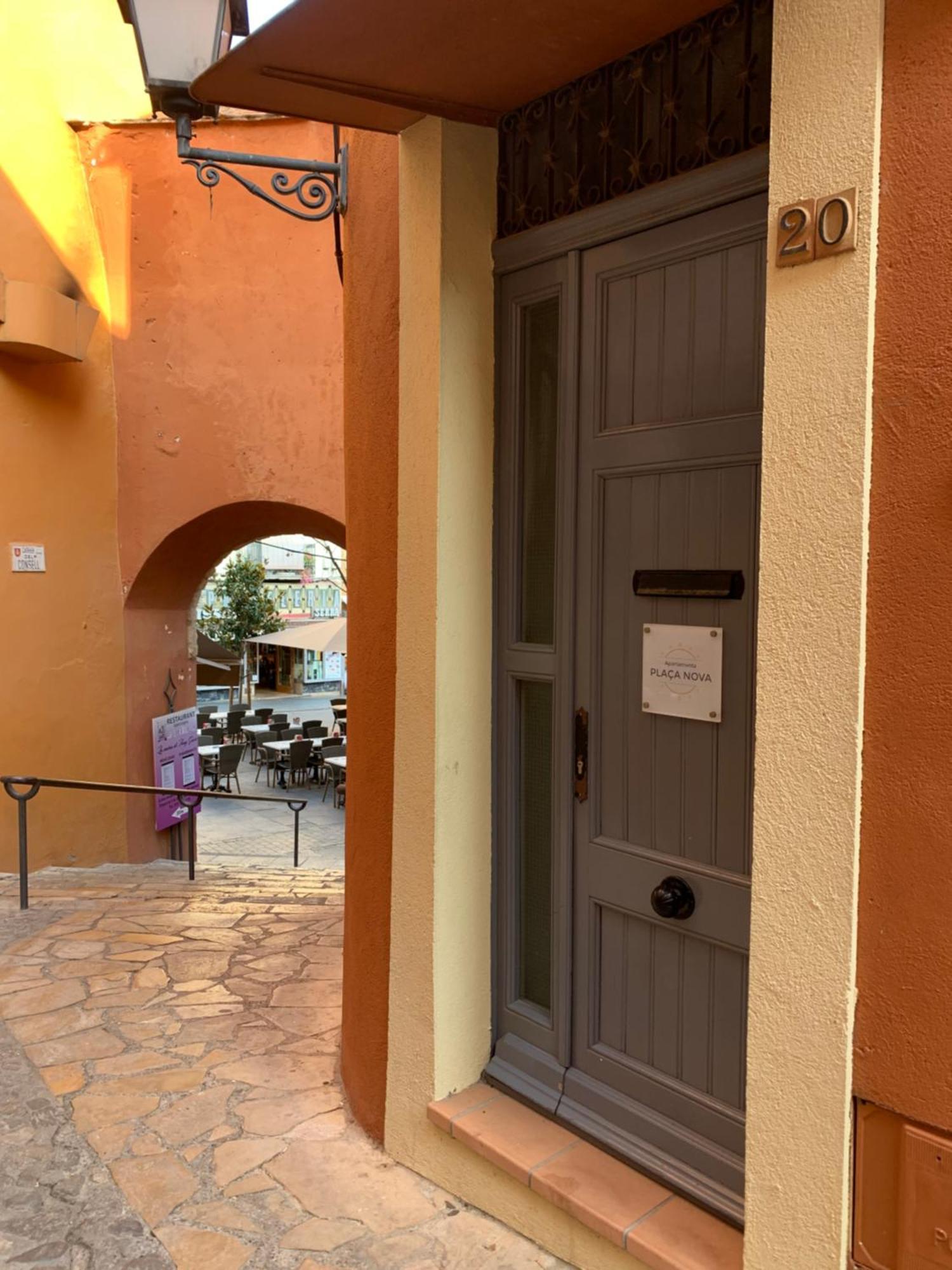Apartament En Placa Nova 2, パラフルジェイ エクステリア 写真
